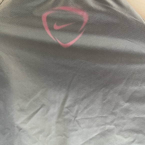 Nike Grey Pink Light- weight Revolution Elite
Football/Soccer Jacket Mens Size M - Picture 12 of 16